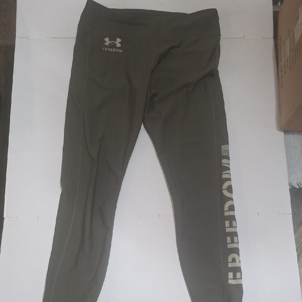 Womens Large Green Under Armour Heat Gear Compression Freedom Leggings